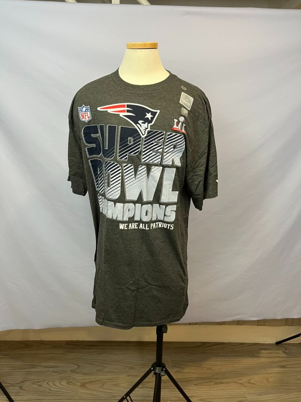 New England Patriots Super Bowl Champions T-Shirt Gray NFL Trophy Collection Men